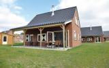 Holiday Home Hoeven Noord Brabant: Villapark Panjevaart (Hoe125) 
