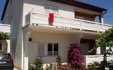 Holiday Home Lopar Primorsko Goranska: Ferienwohnung Mit Terrasse Und ...