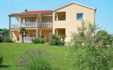 Holiday Home Porec: Haus Delphin (Prc107) 