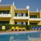 Villa Portugal: Luxury Townhouse With Shared Pool 