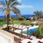Villa Wyoming: 3 Bed Villa With Sea Views And Outdoor Lounge Area 