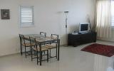 Apartment Tell Afif Fernseher: Superior 2 Bedroom Apartment 