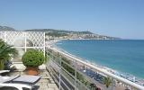 Apartment France: Prom. Des Anglais - Luxury Duplex Located Directly On The Sea 