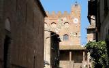 Apartment Italy Fernseher: Ancient House In Certaldo Alto, Medieval Town ...