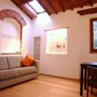Apartment Italy: Charming Studio Flat Few Steps From Old Bridge And Uffizi ...