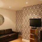 Apartment Essex Safe: Modern Superior Apartment Just Minutes Walk To Hyde ...