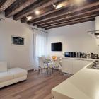 Apartment Giudecca: Summary Of Apartment 1 2 Bedrooms, Sleeps 4 